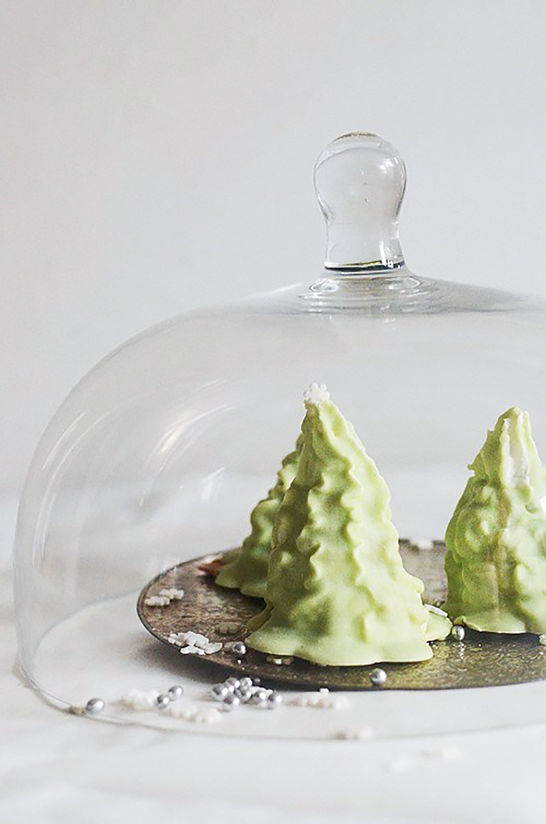 WHITE CHOCOLATE DIPPED MERINGUE TREES