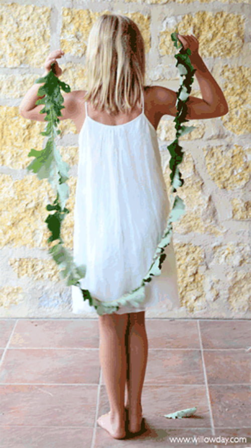 LEAF GARLAND AND LEAF JUMP ROPES